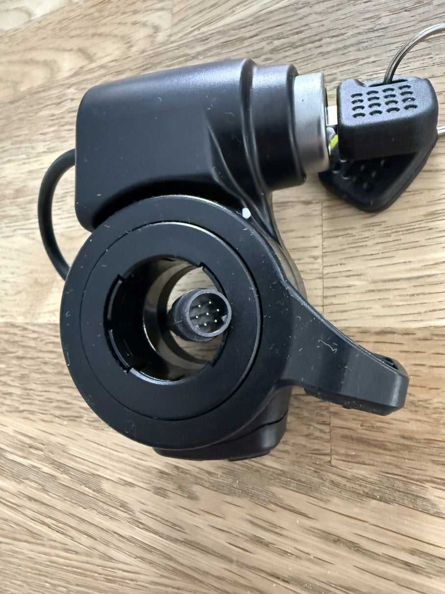 Gashåndtag - Throttle inklusiv 2 nøgler - KuKirin G2 Master (2025)