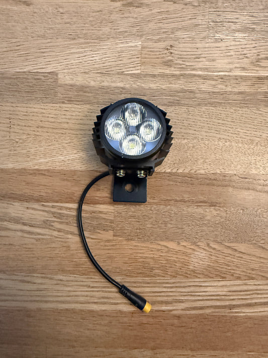 Forlygte LED med fast beslag - KuKirin flere modeller